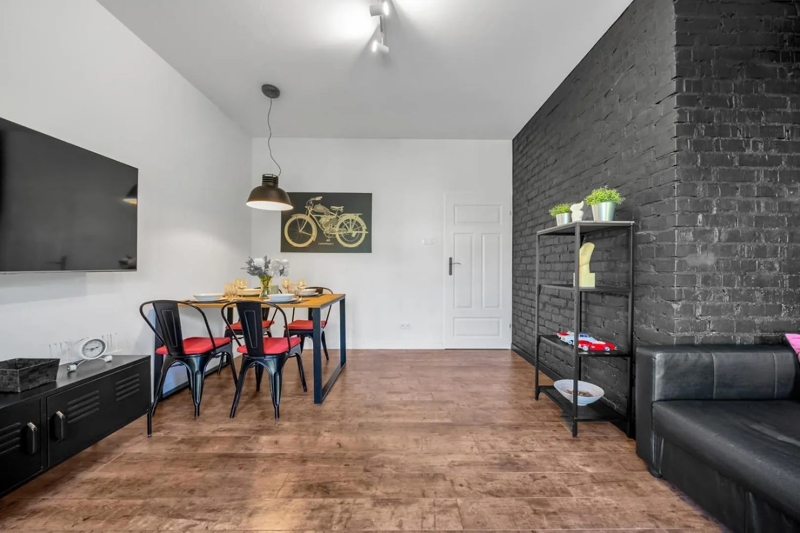Warsaw Leszno Apartment With Parking - By Rentujemy