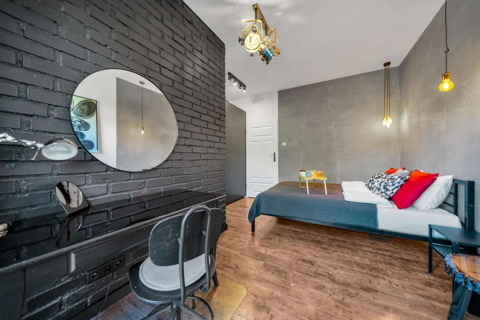 Warsaw Leszno Apartment With Parking - By Rentujemy
