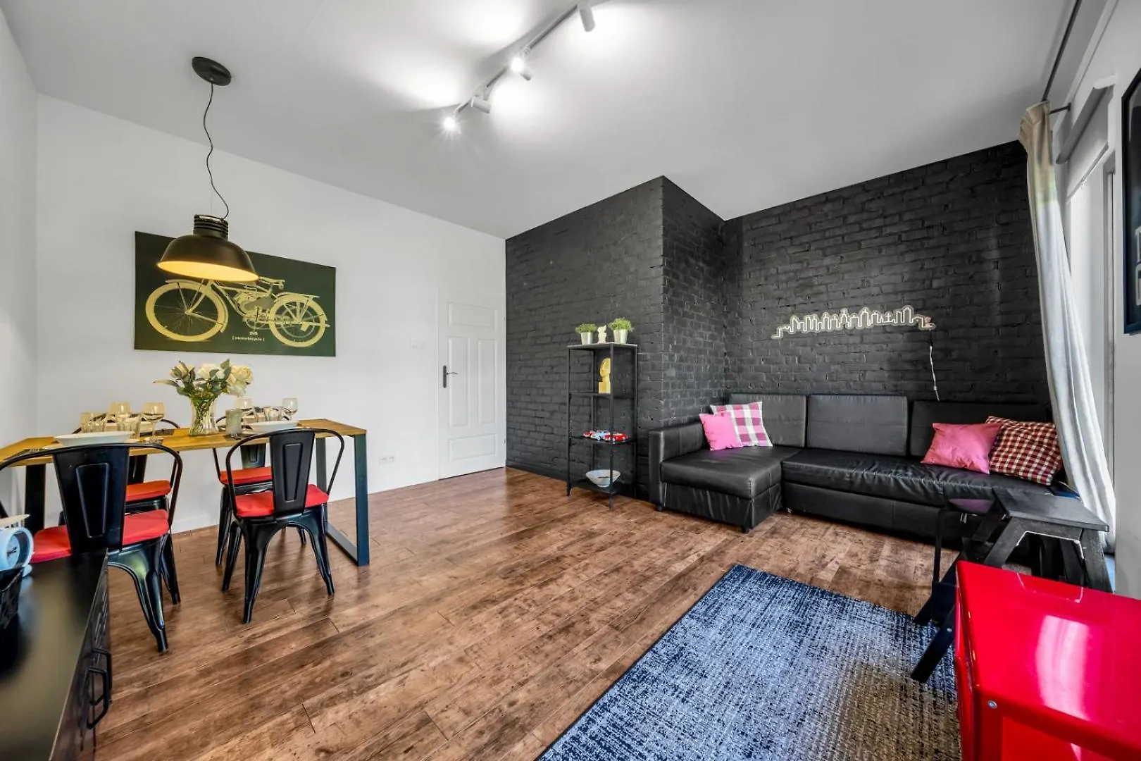 Warsaw Leszno Apartment With Parking - By Rentujemy Polonya
