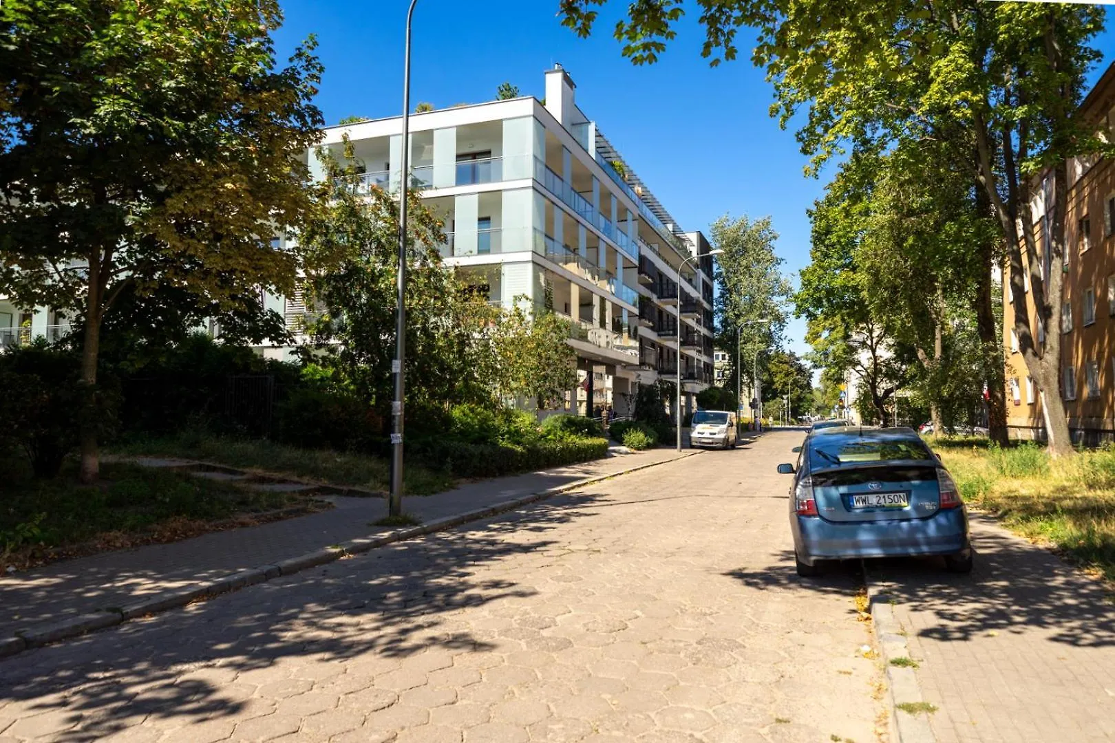 Warsaw Leszno Apartment With Parking - By Rentujemy